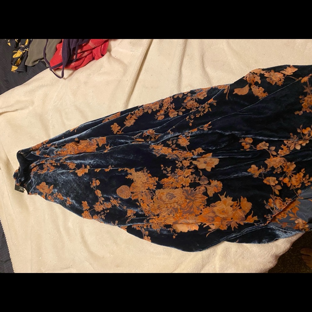 Torrid Blue Velvet and floral pattern kimono